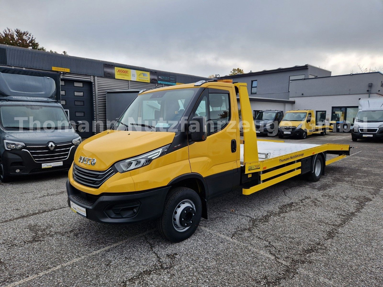 Iveco DAILY 70C18 Festplateau Alu Premium Navi ACC - Šlep vozilo: slika 2 Iveco DAILY 70C18 Festplateau Alu Premium Navi ACC - Šlep vozilo: slika 2