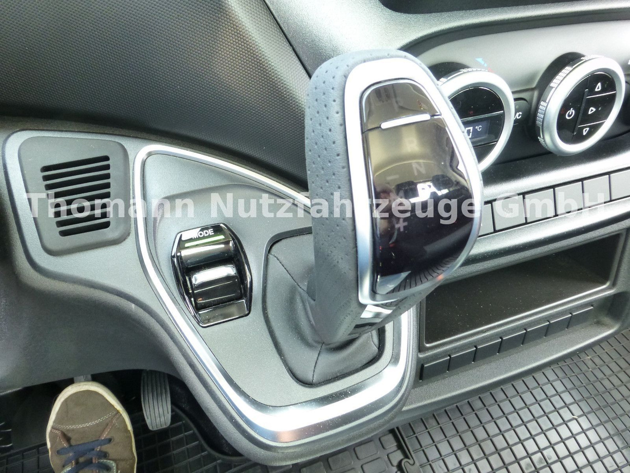 Šlep vozilo Iveco Daily 35S18 Autotransporter Aut. Luftfed. NAVI: slika 17