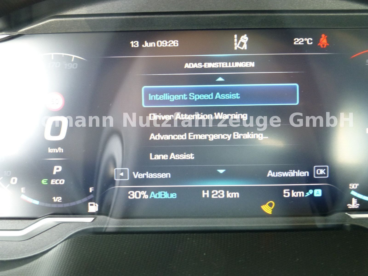 Šlep vozilo Iveco Daily 35S18 Autotransporter Aut. Luftfed. NAVI: slika 25