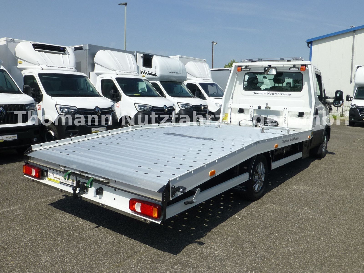 Iveco Daily 35S18 Autotransporter Aut. Luftfed. NAVI - Šlep vozilo: slika 4 Iveco Daily 35S18 Autotransporter Aut. Luftfed. NAVI - Šlep vozilo: slika 4