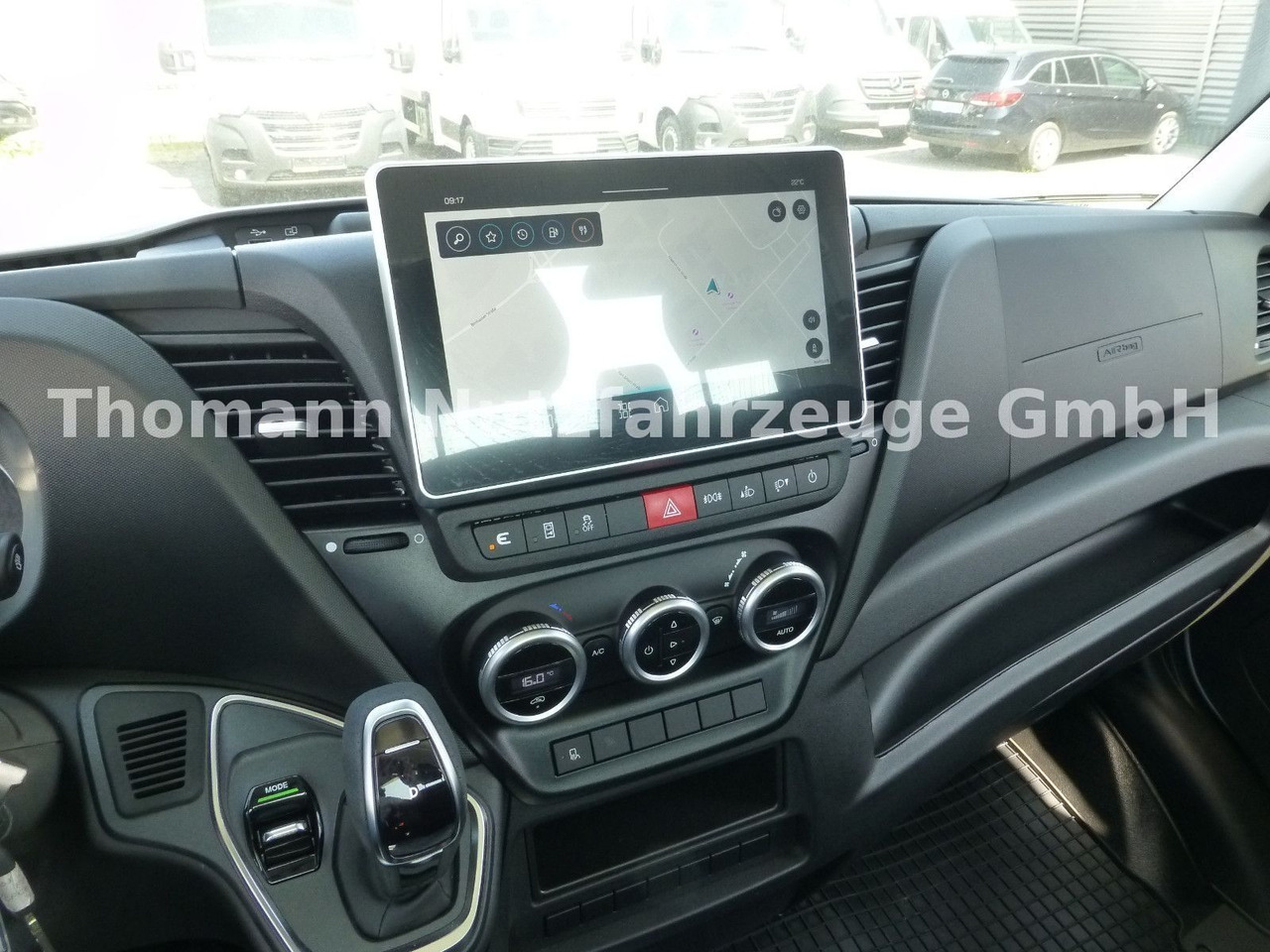 Šlep vozilo Iveco Daily 35S18 Autotransporter Aut. Luftfed. NAVI: slika 16