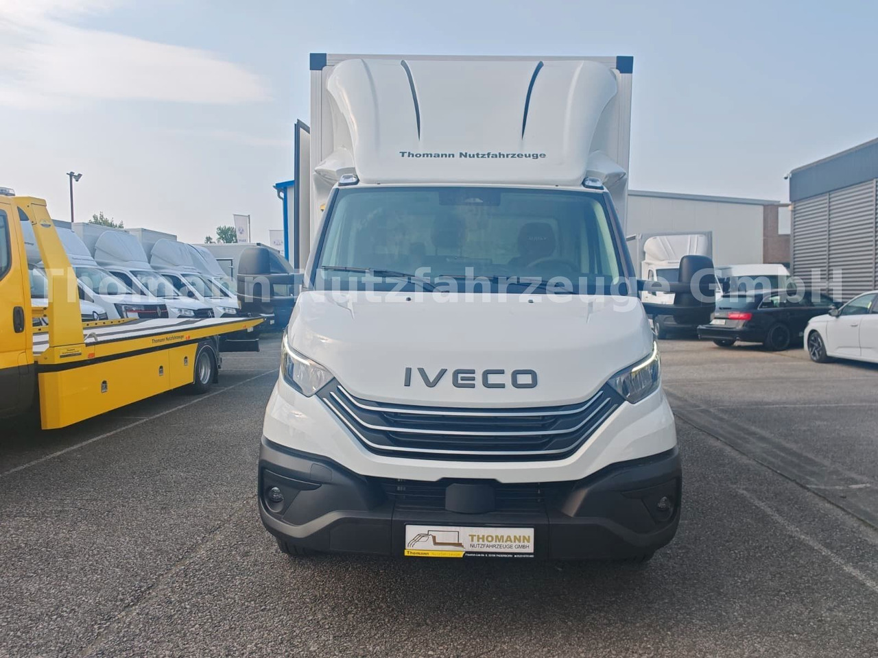 Iveco Daily 35S18 Koffer + LBW Navi/ACC Tempomat - Dostavno vozilo sa zatvorenim sandukom: slika 2 Iveco Daily 35S18 Koffer + LBW Navi/ACC Tempomat - Dostavno vozilo sa zatvorenim sandukom: slika 2