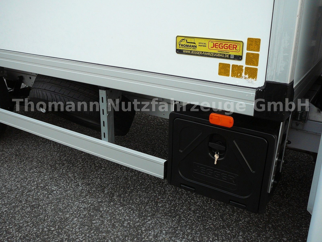 Mercedes-Benz Sprinter 317 CDI Kühlkoffer Xarios 300 LBW - Dostavno vozilo hladnjača: slika 4 Mercedes-Benz Sprinter 317 CDI Kühlkoffer Xarios 300 LBW - Dostavno vozilo hladnjača: slika 4