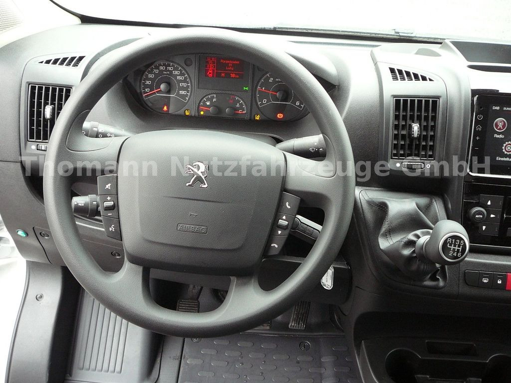 Interior photo 3: Dostavno vozilo sa zatvorenim sandukom novi Peugeot Boxer Premium Koffer Extra Tief Extra Hoch ! Peugeot Boxer Premium Koffer Extra Tief Extra Hoch ! Interior photo 3: Dostavno vozilo sa zatvorenim sandukom novi Peugeot Boxer Premium Koffer Extra Tief Extra Hoch ! Peugeot Boxer Premium Koffer Extra Tief Extra Hoch !