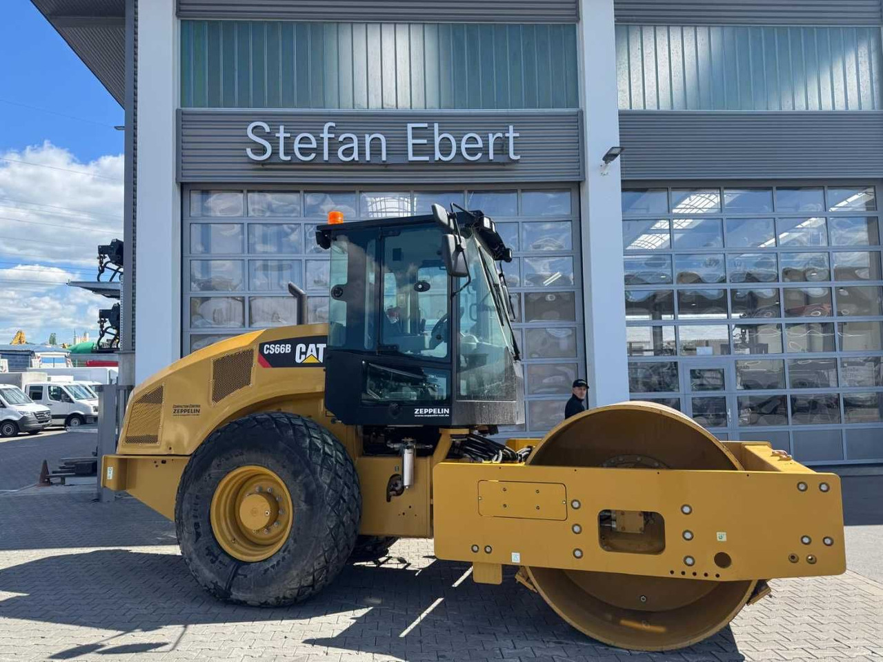 CAT CS66B / 2017 / nur 83h! / Klima / neuwertig! - Kompaktor: slika 1 CAT CS66B / 2017 / nur 83h! / Klima / neuwertig! - Kompaktor: slika 1