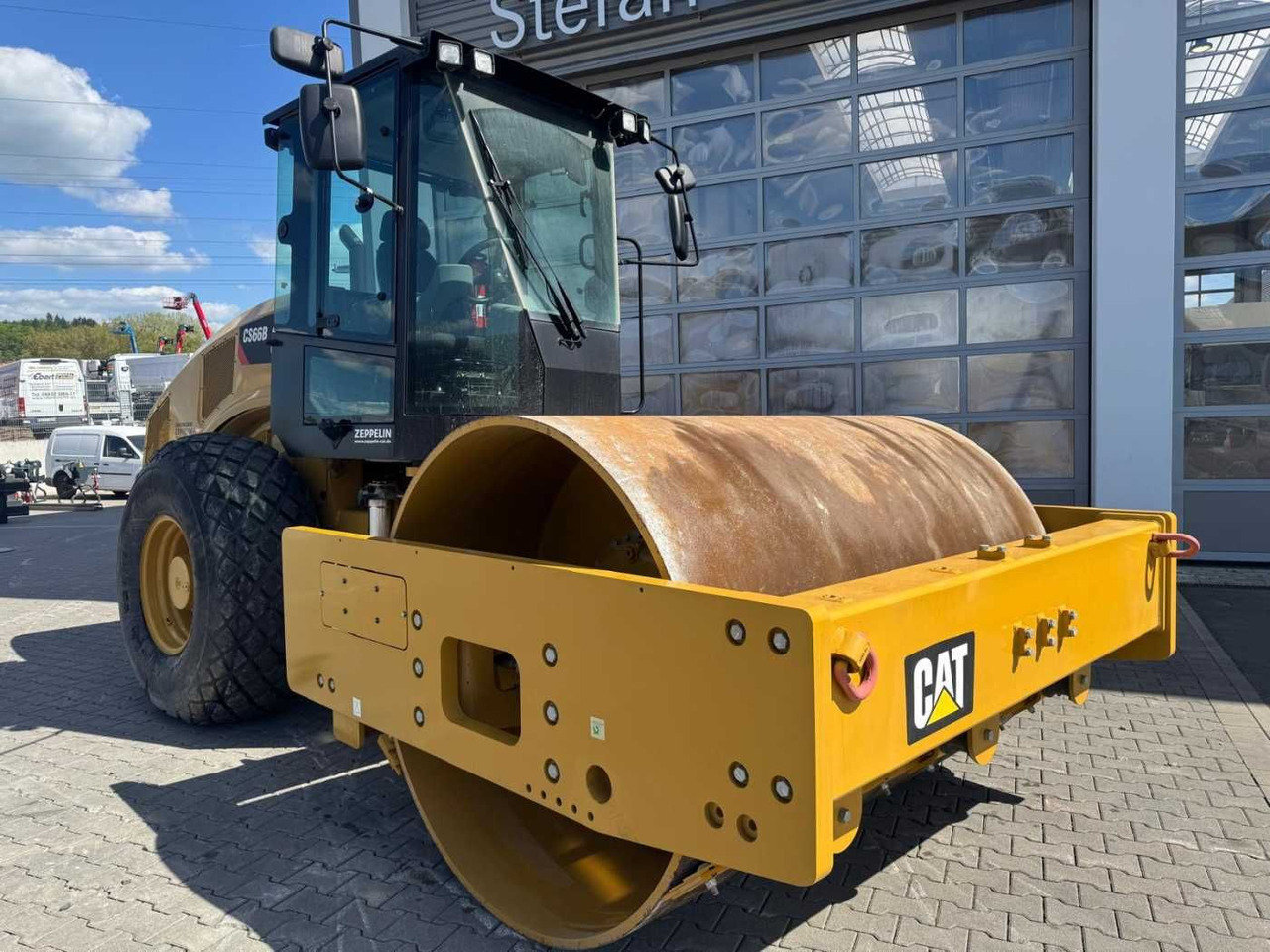 CAT CS66B / 2017 / nur 83h! / Klima / neuwertig! - Kompaktor: slika 2 CAT CS66B / 2017 / nur 83h! / Klima / neuwertig! - Kompaktor: slika 2