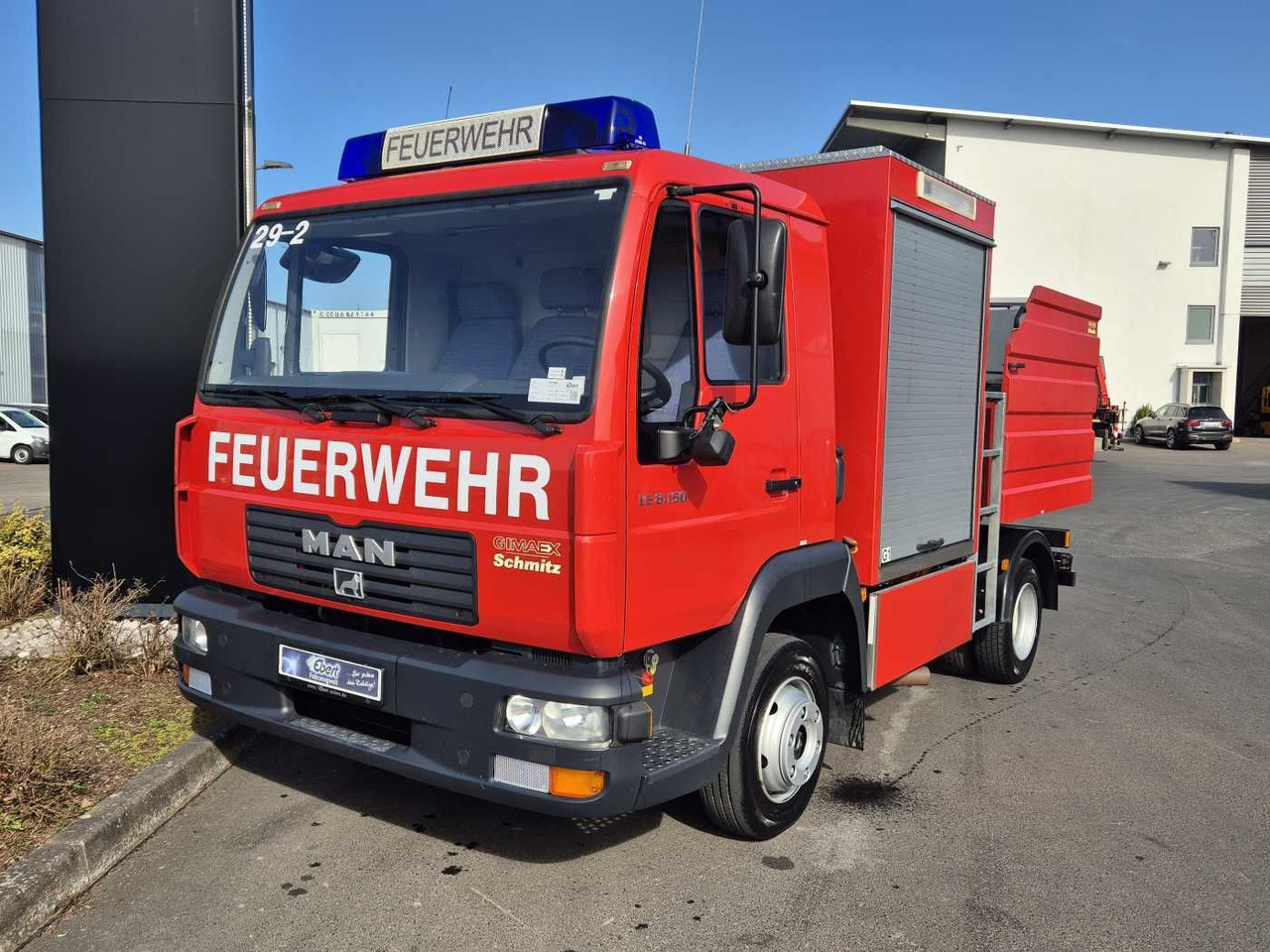 MAN LE 8.150 Schaumlöschfahrzeug Schmitz SLF25/25 - Dostavno vozilo: slika 2 MAN LE 8.150 Schaumlöschfahrzeug Schmitz SLF25/25 - Dostavno vozilo: slika 2