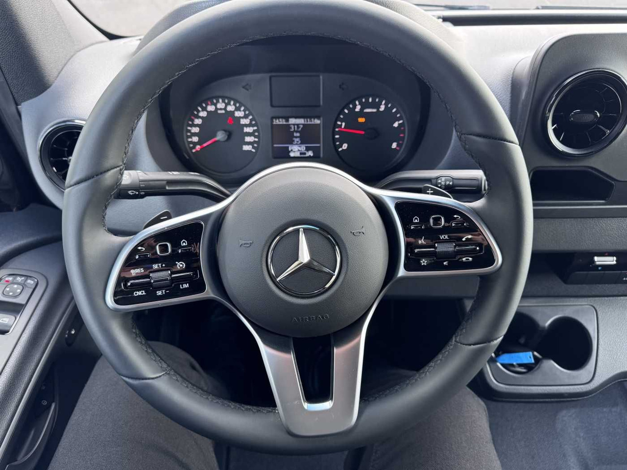 Druga mašina Mercedes-Benz Sprinter 517 CDI Mixto, Klima, AHK, 6 Sitzplätze: slika 12