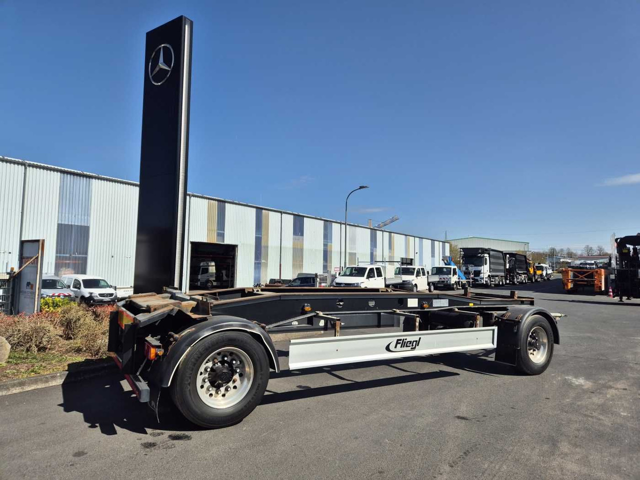 Fliegl ZPS180 Abroll-Container Tropper Pellet-Silo 22m³ Fliegl ZPS180 Abroll-Container Tropper Pellet-Silo 22m³ - Abrol/ Autopodizač prikolica: slika 4 Fliegl ZPS180 Abroll-Container Tropper Pellet-Silo 22m³ Fliegl ZPS180 Abroll-Container Tropper Pellet-Silo 22m³ - Abrol/ Autopodizač prikolica: slika 4