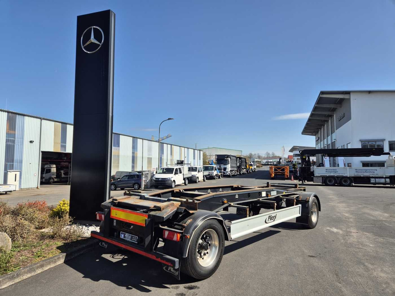 Fliegl ZPS180 Abroll-Container Tropper Pellet-Silo 22m³ Fliegl ZPS180 Abroll-Container Tropper Pellet-Silo 22m³ - Abrol/ Autopodizač prikolica: slika 1 Fliegl ZPS180 Abroll-Container Tropper Pellet-Silo 22m³ Fliegl ZPS180 Abroll-Container Tropper Pellet-Silo 22m³ - Abrol/ Autopodizač prikolica: slika 1