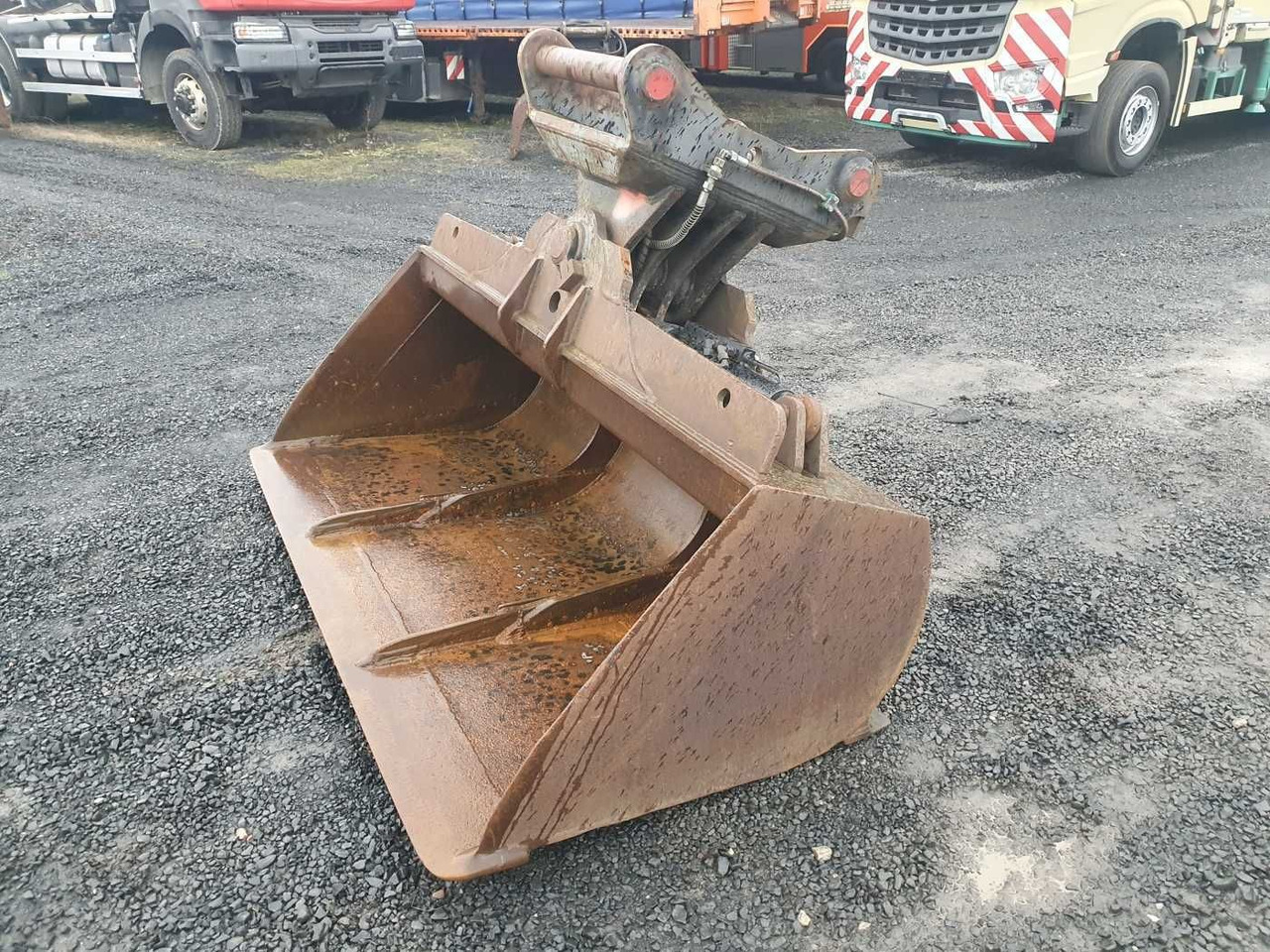 Hydraulischer Grabenräumlöffel / schwenkbar OQ80 - Kašika za bager: slika 3 Hydraulischer Grabenräumlöffel / schwenkbar OQ80 - Kašika za bager: slika 3
