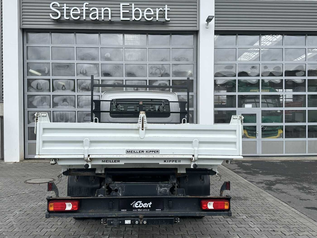 Iveco 70C18H 3-S.Kipper *R.3750mm*7Sitze*AHK* - Dostavno vozilo istovarivač: slika 4 Iveco 70C18H 3-S.Kipper *R.3750mm*7Sitze*AHK* - Dostavno vozilo istovarivač: slika 4