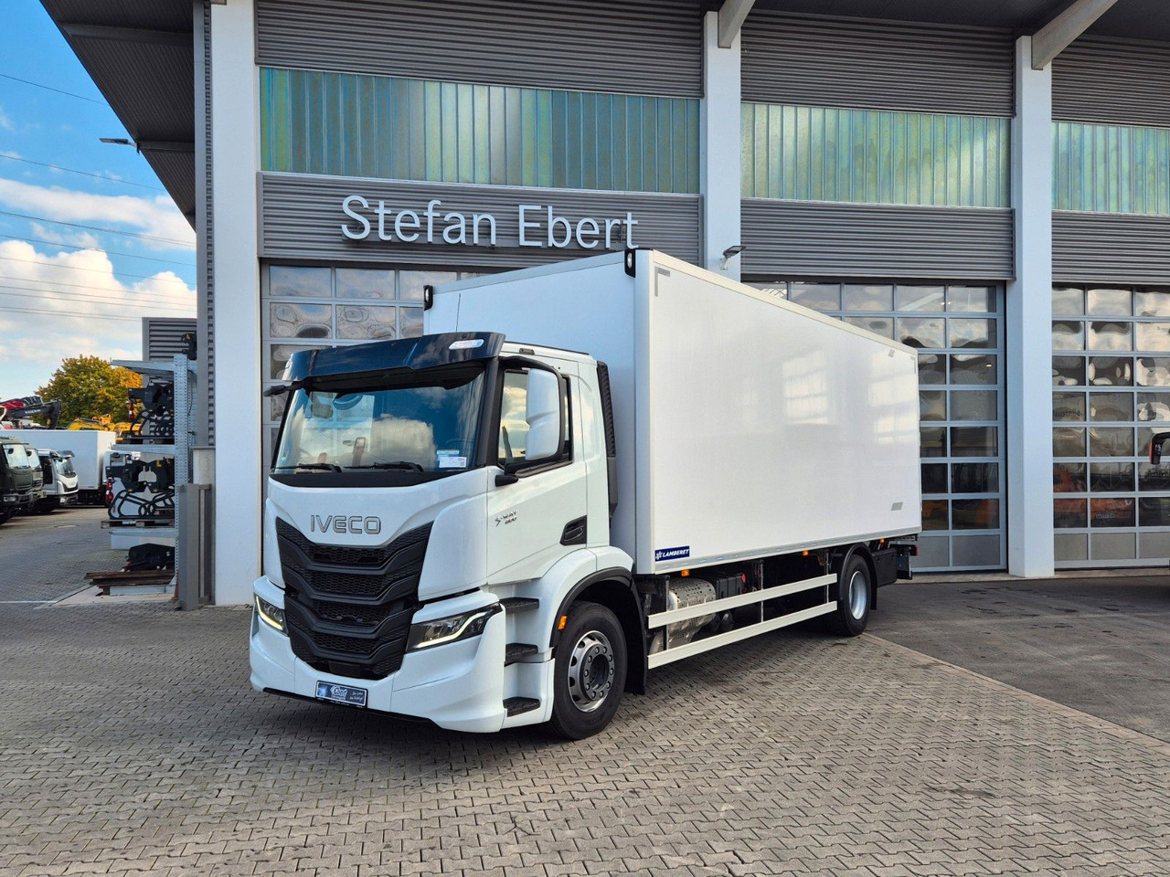 Iveco AD190S40/FP Lamberet Mitsubishi LBW Tür AHK - Hladnjača: slika 1 Iveco AD190S40/FP Lamberet Mitsubishi LBW Tür AHK - Hladnjača: slika 1