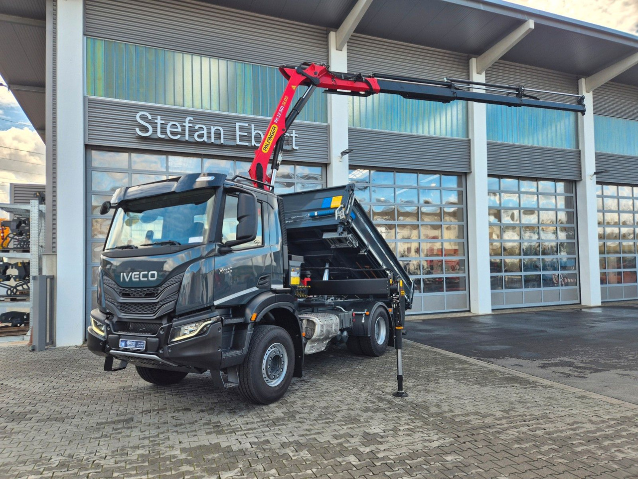 Iveco AD200X46/P HR OFF Palfinger PK 12.501 Funk AHK - Istovarivač, Kamion sa dizalicom: slika 1 Iveco AD200X46/P HR OFF Palfinger PK 12.501 Funk AHK - Istovarivač, Kamion sa dizalicom: slika 1