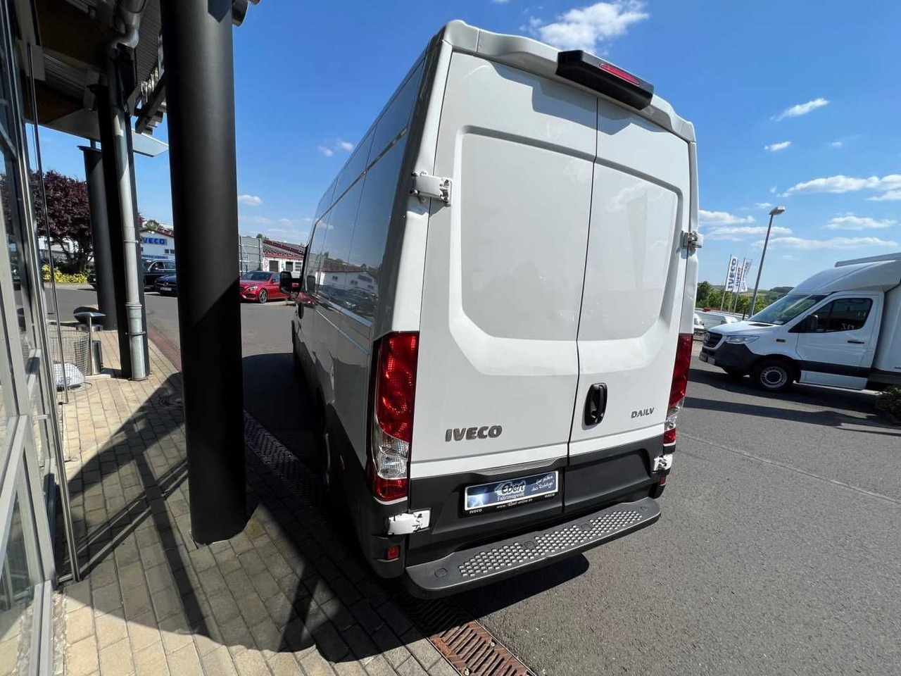 Iveco Daily 35 S 16 V *Klima*3.520mm* - Furgon: slika 5 Iveco Daily 35 S 16 V *Klima*3.520mm* - Furgon: slika 5