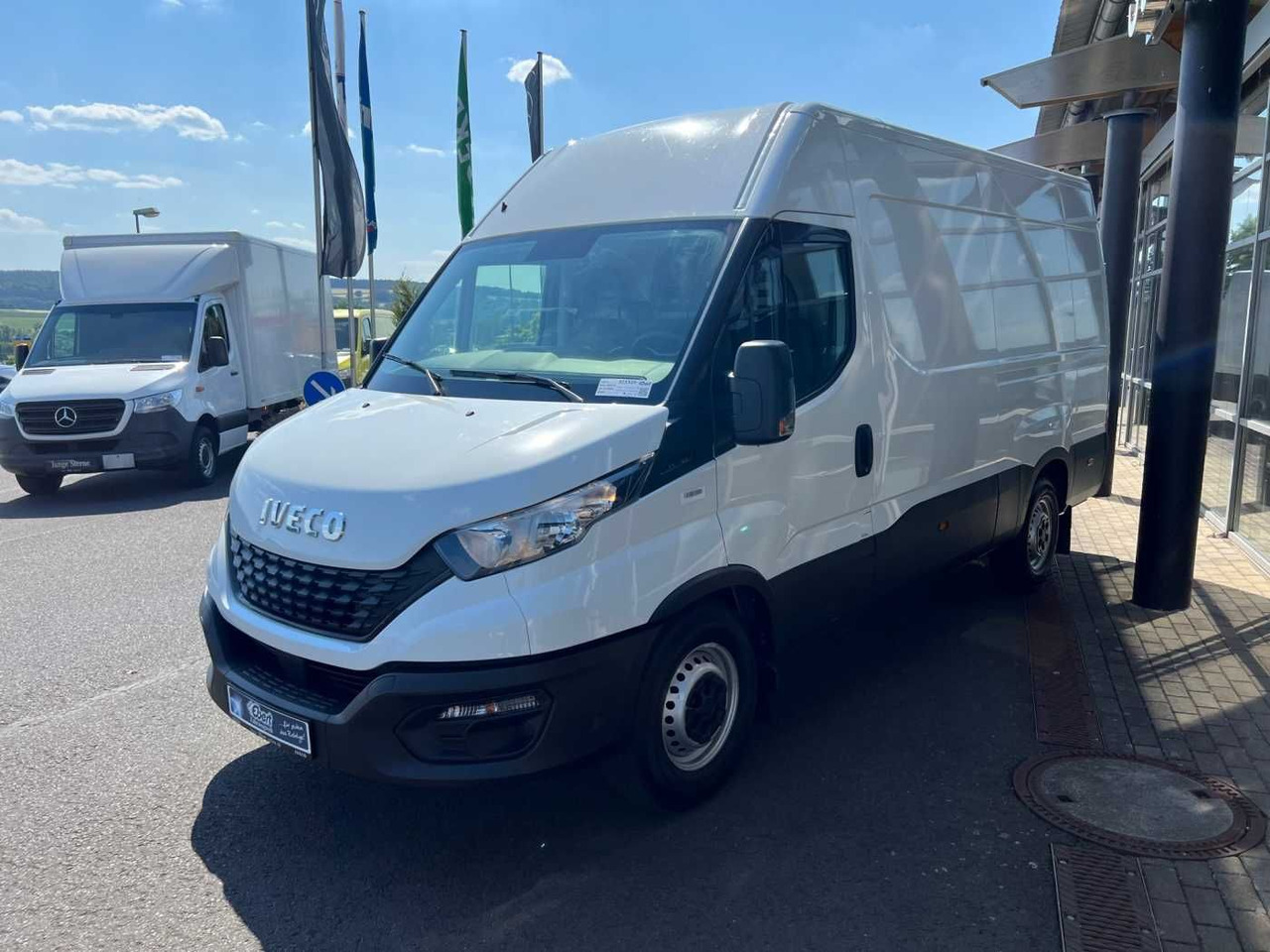 Iveco Daily 35 S 16 V *Klima*3.520mm* - Furgon: slika 4 Iveco Daily 35 S 16 V *Klima*3.520mm* - Furgon: slika 4