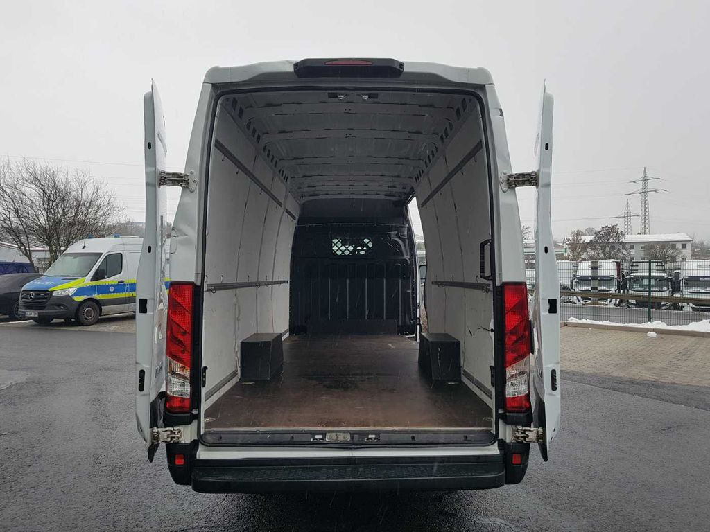 Iveco Daily 35 S16 A8 V *Klima*Automatik*L4.100mm* - Furgon: slika 5 Iveco Daily 35 S16 A8 V *Klima*Automatik*L4.100mm* - Furgon: slika 5