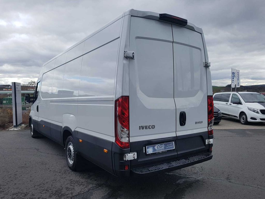 Iveco Daily 35 S16 V *Klima*4.100mm* - Furgon: slika 4 Iveco Daily 35 S16 V *Klima*4.100mm* - Furgon: slika 4