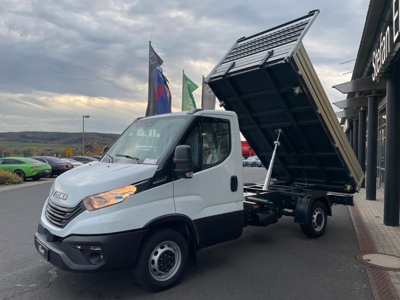 Iveco Daily 35S14 A8*R3.450mm*Automatik*Kamera*2Sitze* - Dostavno vozilo istovarivač: slika 3 Iveco Daily 35S14 A8*R3.450mm*Automatik*Kamera*2Sitze* - Dostavno vozilo istovarivač: slika 3