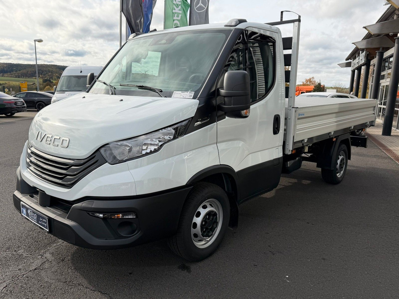 Iveco Daily 35S14 A8*R3.450mm*Automatik*Kamera*2Sitze* - Dostavno vozilo istovarivač: slika 3 Iveco Daily 35S14 A8*R3.450mm*Automatik*Kamera*2Sitze* - Dostavno vozilo istovarivač: slika 3