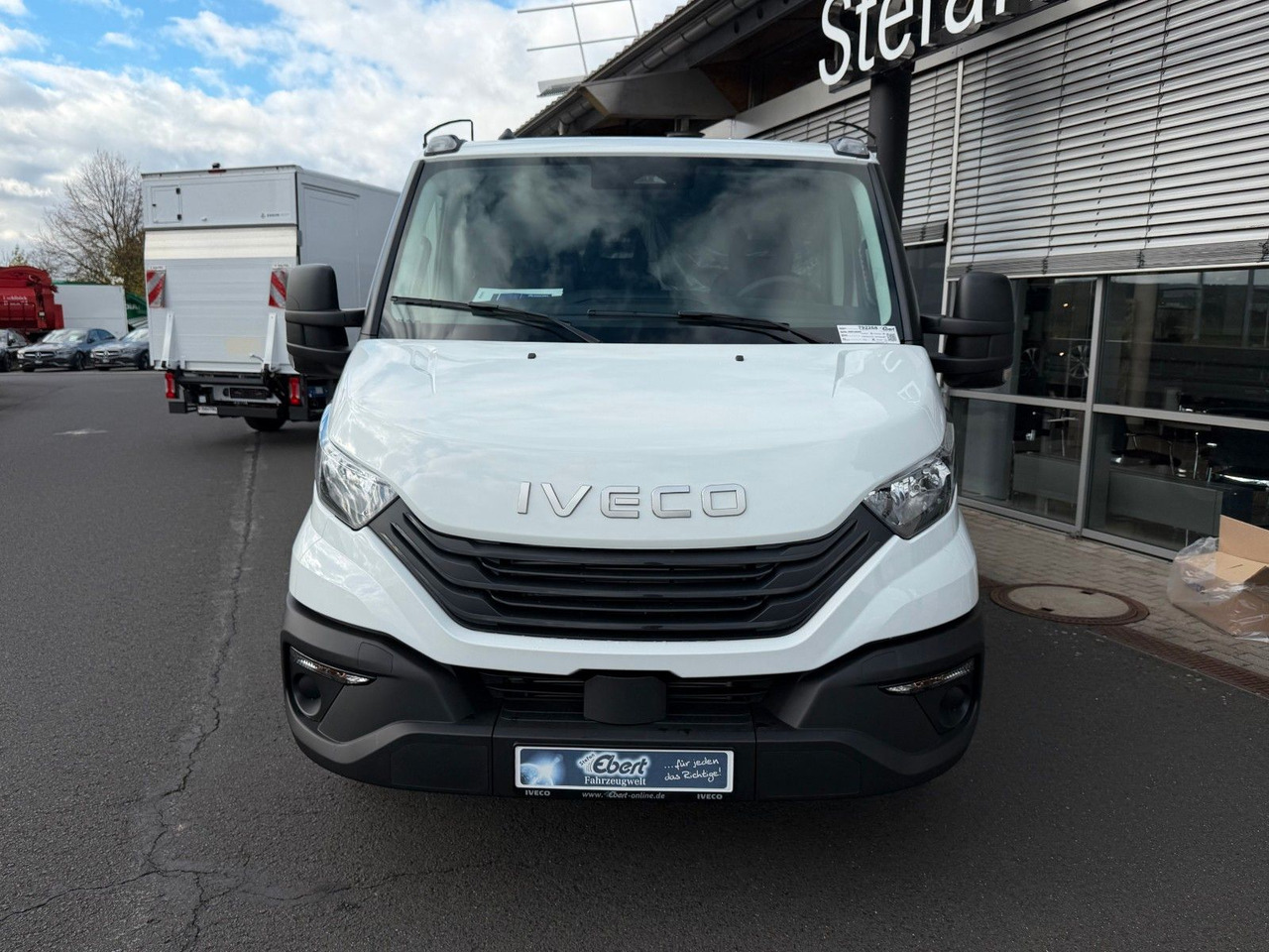 Iveco Daily 35S14 A8*R3.450mm*Automatik*Kamera*3Sitze* - Dostavno vozilo istovarivač: slika 2 Iveco Daily 35S14 A8*R3.450mm*Automatik*Kamera*3Sitze* - Dostavno vozilo istovarivač: slika 2