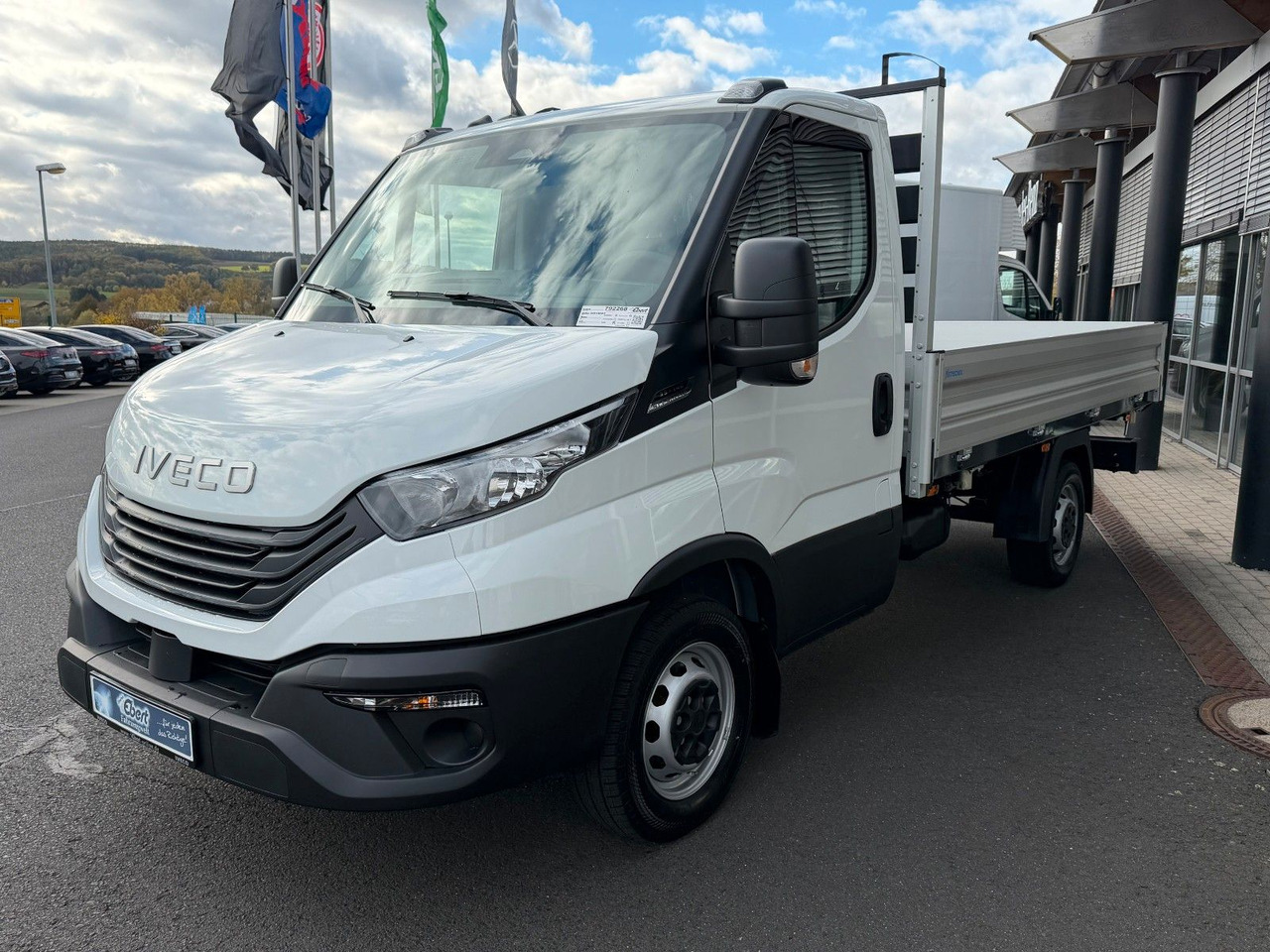 Iveco Daily 35S14 A8*R3.450mm*Automatik*Kamera*3Sitze* - Dostavno vozilo istovarivač: slika 3 Iveco Daily 35S14 A8*R3.450mm*Automatik*Kamera*3Sitze* - Dostavno vozilo istovarivač: slika 3