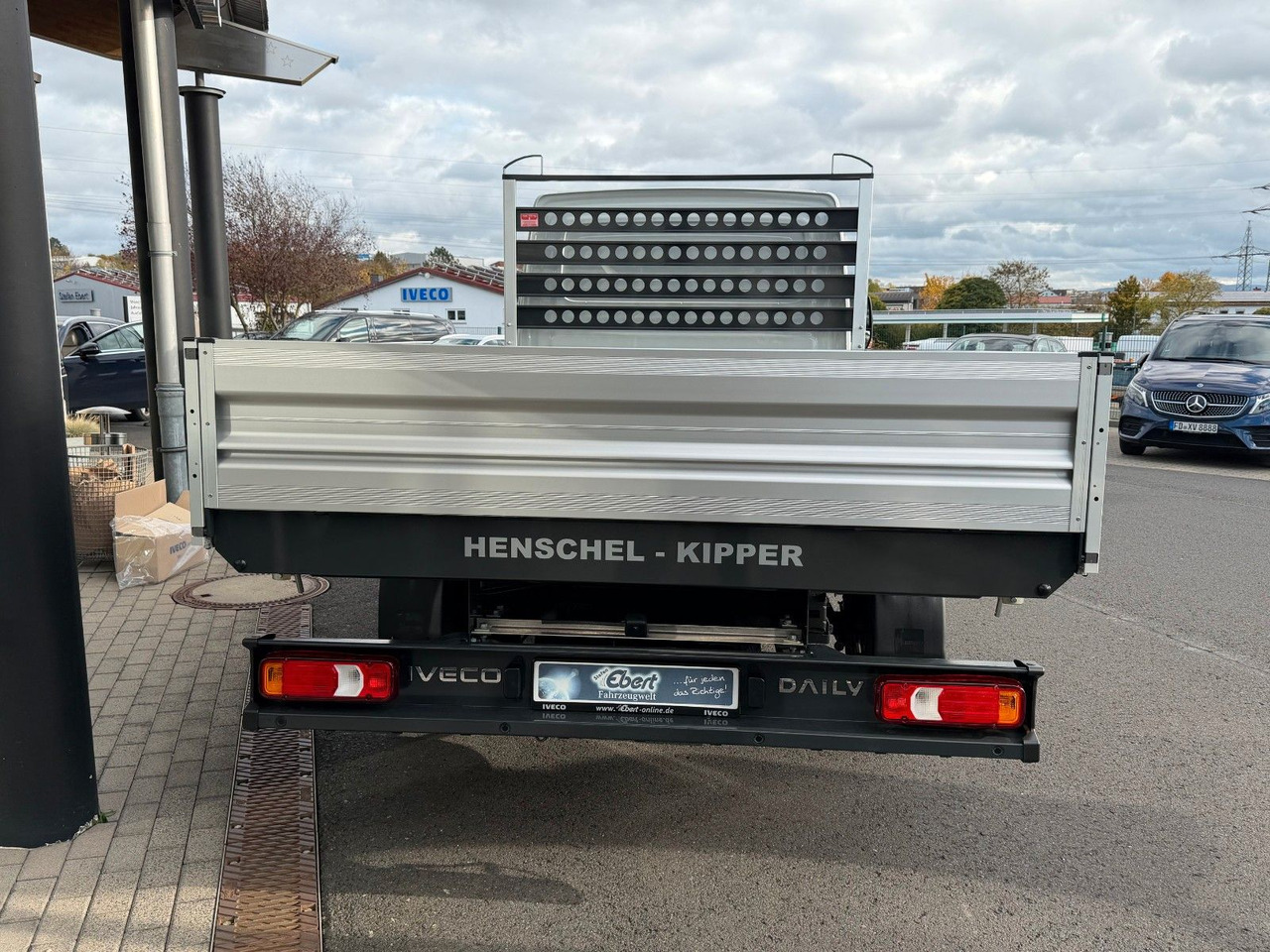 Iveco Daily 35S14 A8*R3.450mm*Automatik*Kamera*3Sitze* - Dostavno vozilo istovarivač: slika 5 Iveco Daily 35S14 A8*R3.450mm*Automatik*Kamera*3Sitze* - Dostavno vozilo istovarivač: slika 5