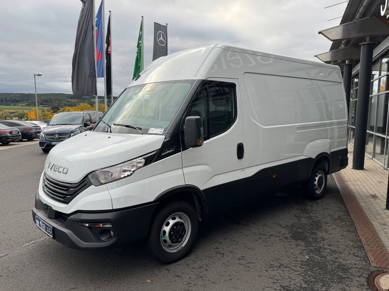 Iveco Daily 35S16 A8 *R3.520mm*Automatik*AHK*ACC* - Furgon: slika 4 Iveco Daily 35S16 A8 *R3.520mm*Automatik*AHK*ACC* - Furgon: slika 4