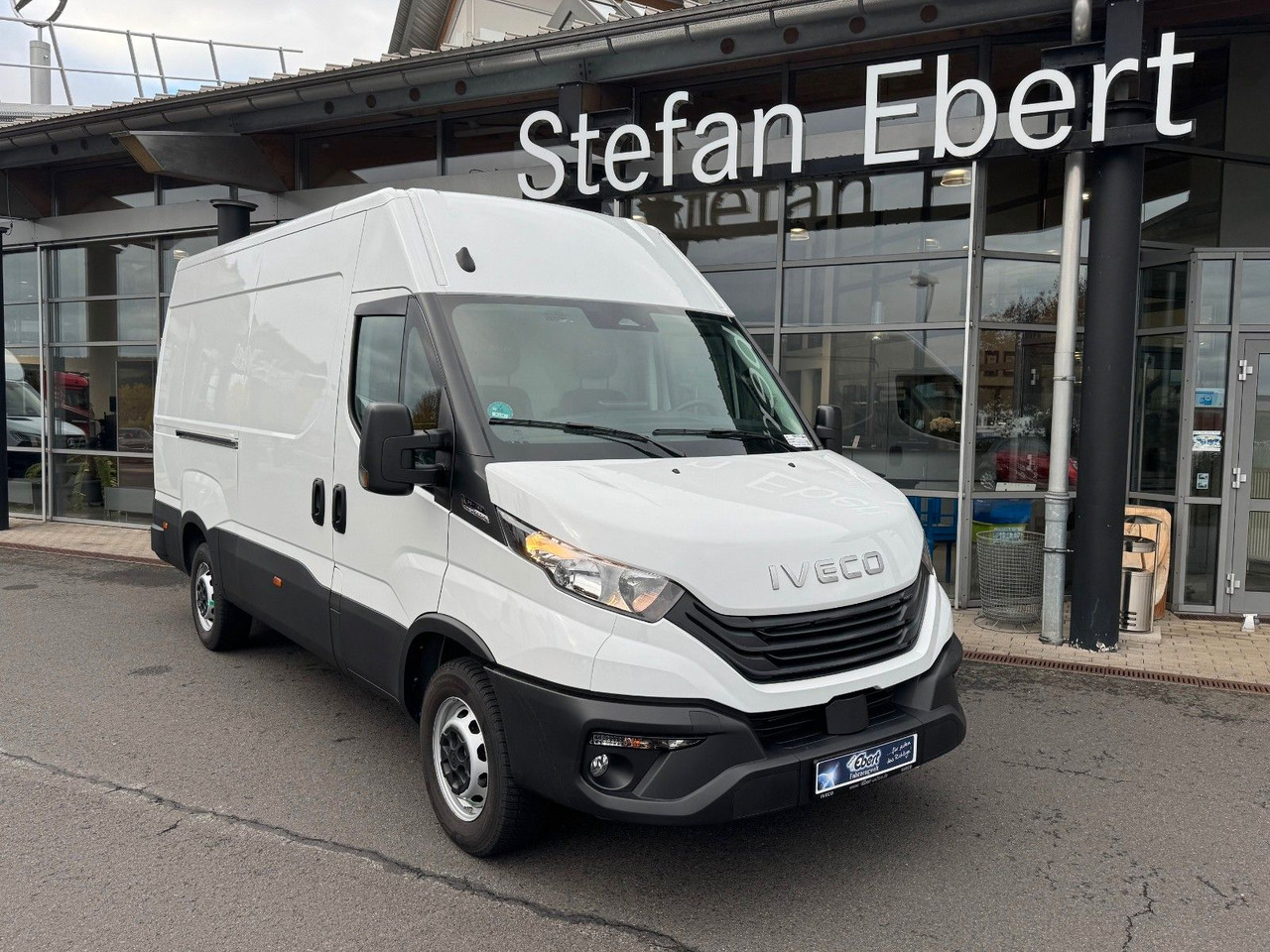 Iveco Daily 35S16 A8 *R3.520mm*Automatik*AHK*ACC* - Furgon: slika 2 Iveco Daily 35S16 A8 *R3.520mm*Automatik*AHK*ACC* - Furgon: slika 2