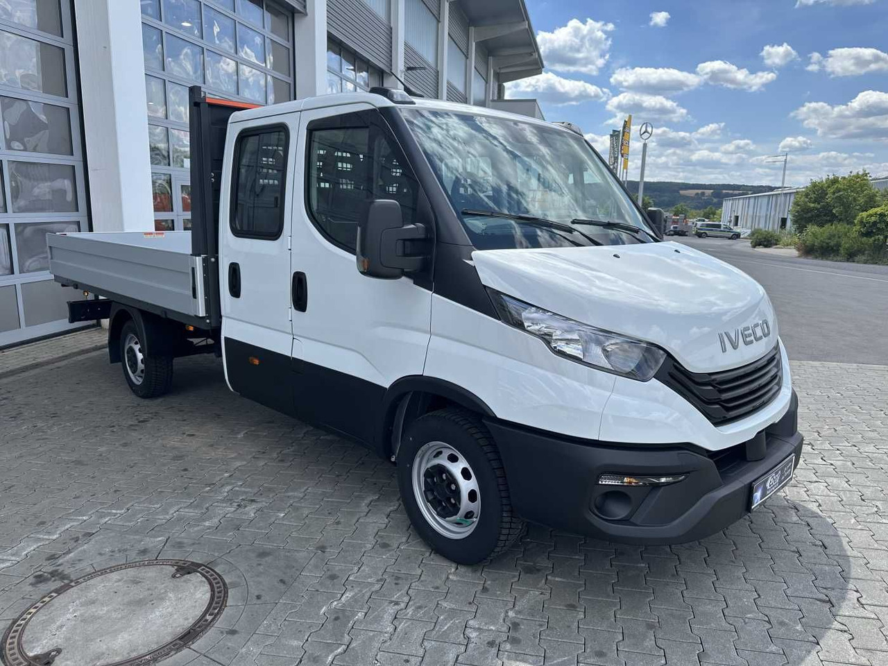 Iveco Daily 35S16 H 3.0L *R3.750mm*AHK*Automatik* 2x - Dostavno vozilo sa otvorenom sandukom: slika 3 Iveco Daily 35S16 H 3.0L *R3.750mm*AHK*Automatik* 2x - Dostavno vozilo sa otvorenom sandukom: slika 3