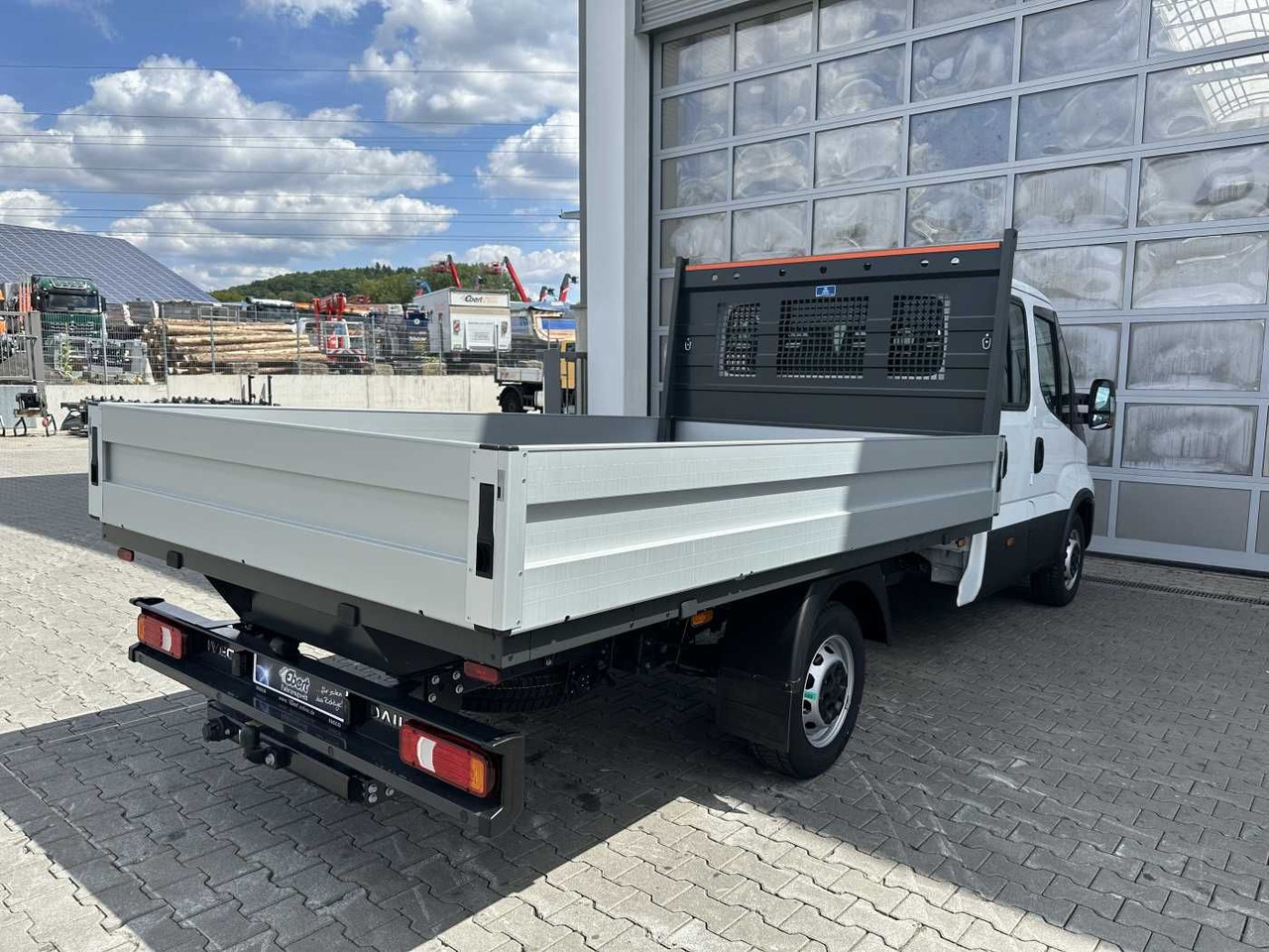 Iveco Daily 35S16 H 3.0L *R3.750mm*AHK*Automatik* 2x - Dostavno vozilo sa otvorenom sandukom: slika 4 Iveco Daily 35S16 H 3.0L *R3.750mm*AHK*Automatik* 2x - Dostavno vozilo sa otvorenom sandukom: slika 4