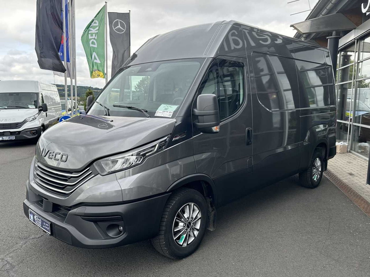 Iveco Daily 35S16 HA8V 3.0L *R3.520mm*AHK*Automatik* - Furgon: slika 3 Iveco Daily 35S16 HA8V 3.0L *R3.520mm*AHK*Automatik* - Furgon: slika 3