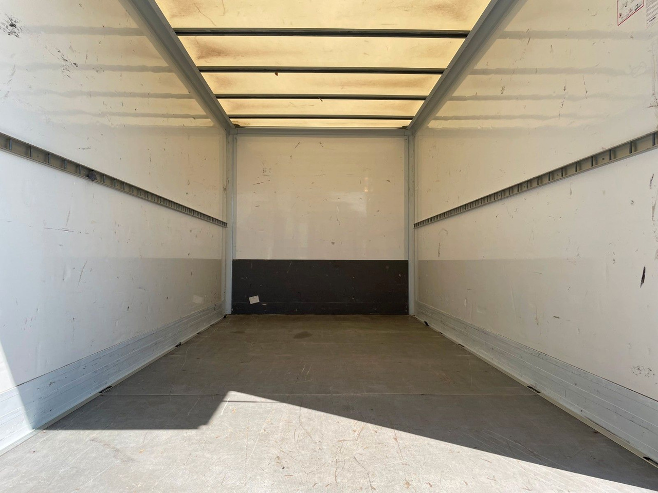 Iveco Daily 35S16 *Koffer*LBW*Klima* - Dostavno vozilo sa zatvorenim sandukom: slika 4 Iveco Daily 35S16 *Koffer*LBW*Klima* - Dostavno vozilo sa zatvorenim sandukom: slika 4