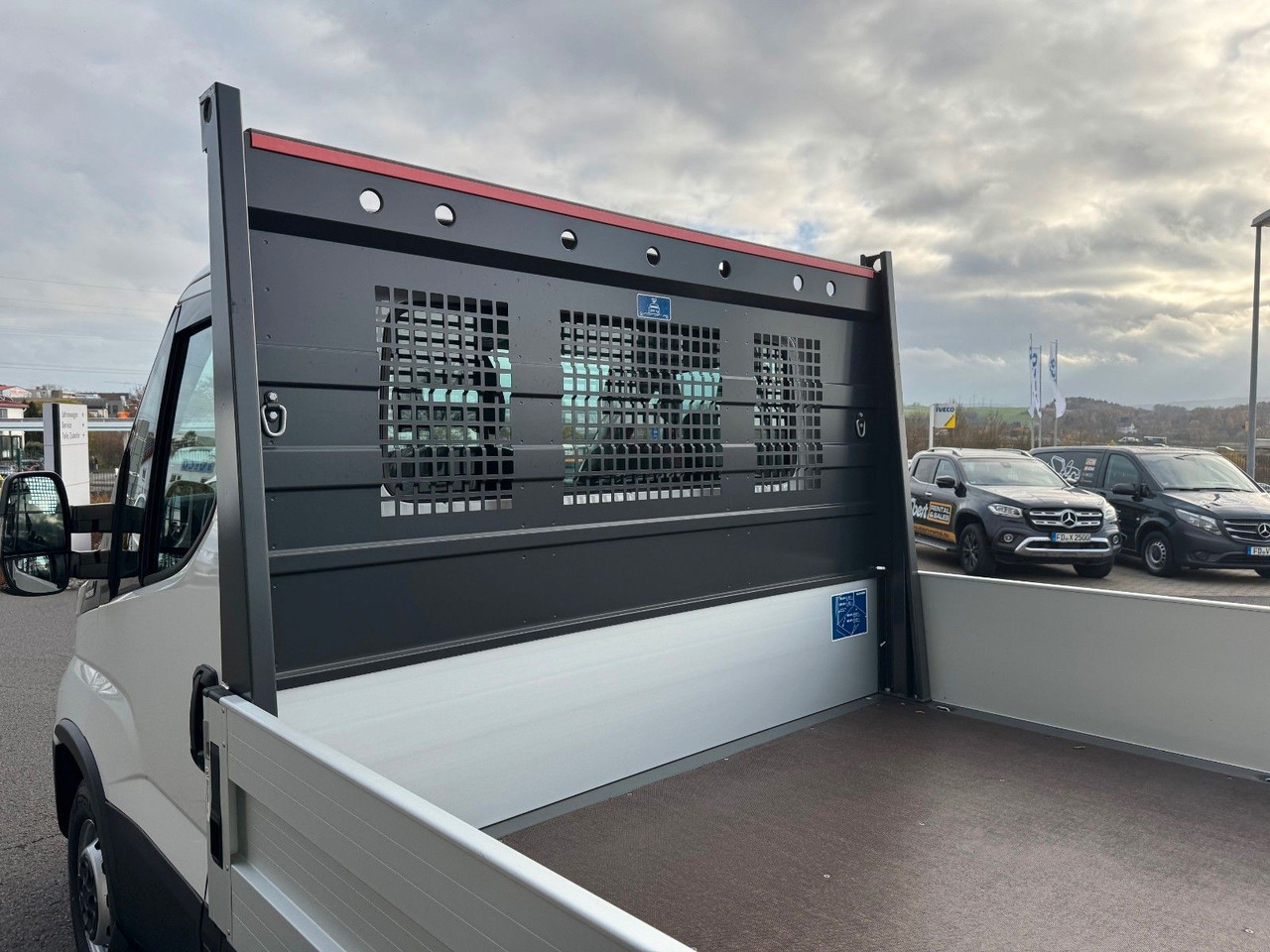 Iveco Daily 35S16 *R.3750mm*Automatik*AHK*Kamera* - Dostavno vozilo sa otvorenom sandukom: slika 5 Iveco Daily 35S16 *R.3750mm*Automatik*AHK*Kamera* - Dostavno vozilo sa otvorenom sandukom: slika 5