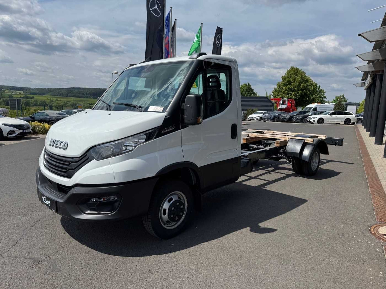 Iveco Daily 50C18 HA8 3.0L *R4.350mm*Klima*Automatik* - Kamion sa golom šasijom i zatvorenom kabinom: slika 3 Iveco Daily 50C18 HA8 3.0L *R4.350mm*Klima*Automatik* - Kamion sa golom šasijom i zatvorenom kabinom: slika 3