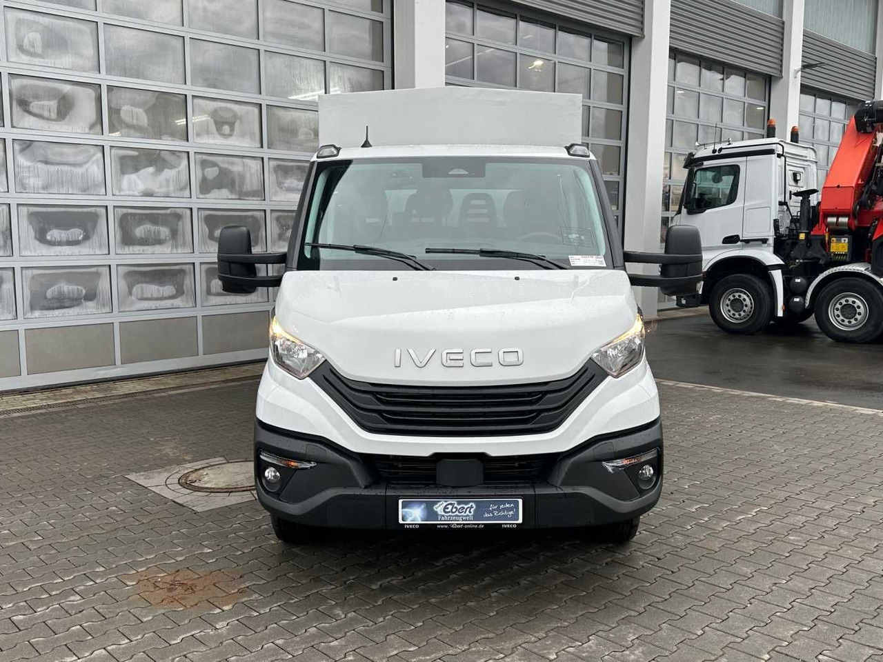 Iveco Daily 50C18H A8 DoKa *AHK*Automatik*7-Sitze* - Dostavno vozilo sa otvorenom sandukom, Dostavno vozilo sa duplom kabinom: slika 2 Iveco Daily 50C18H A8 DoKa *AHK*Automatik*7-Sitze* - Dostavno vozilo sa otvorenom sandukom, Dostavno vozilo sa duplom kabinom: slika 2