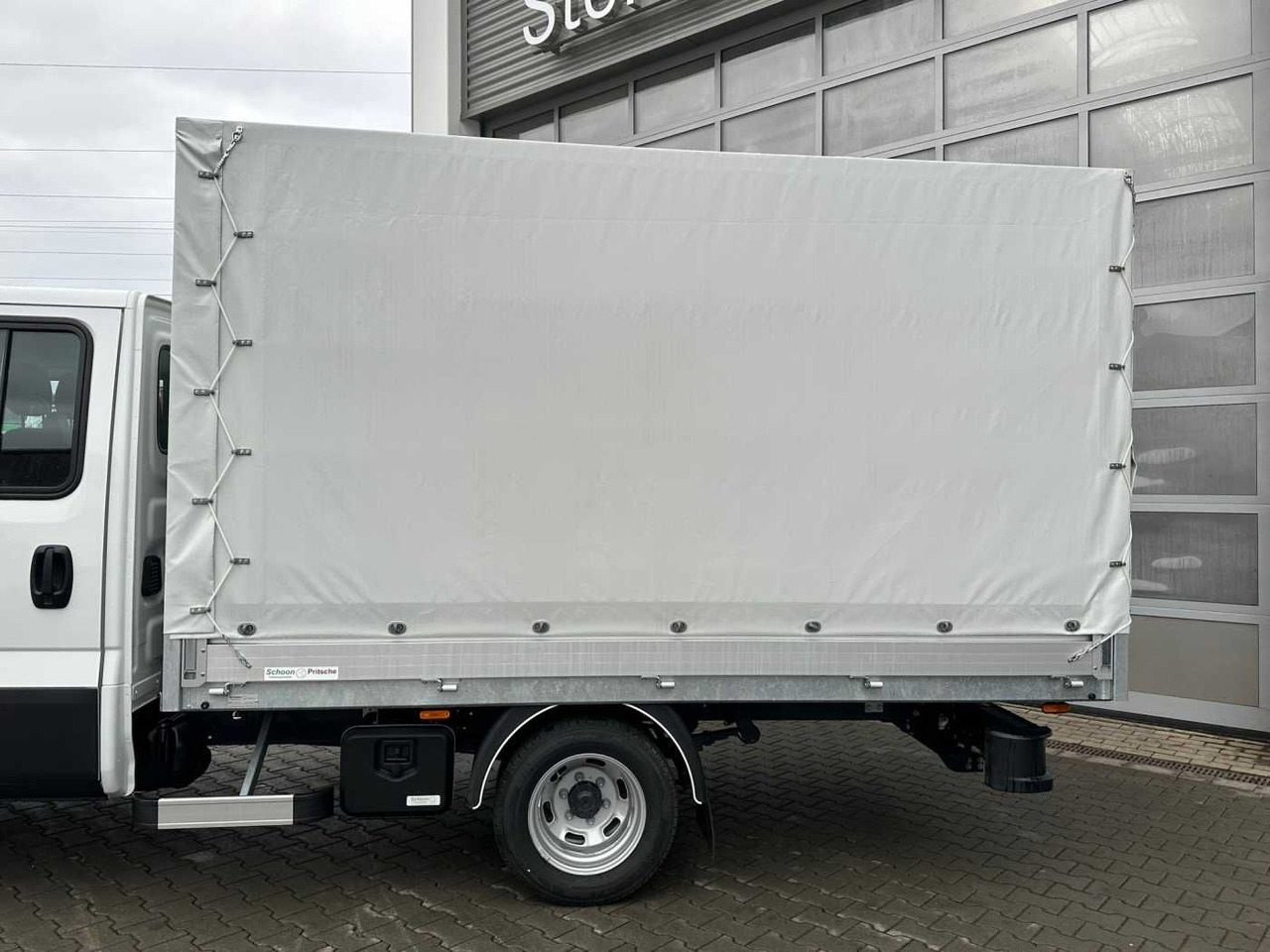 Iveco Daily 50C18H A8 DoKa *AHK*Automatik*7-Sitze* - Dostavno vozilo sa otvorenom sandukom, Dostavno vozilo sa duplom kabinom: slika 5 Iveco Daily 50C18H A8 DoKa *AHK*Automatik*7-Sitze* - Dostavno vozilo sa otvorenom sandukom, Dostavno vozilo sa duplom kabinom: slika 5