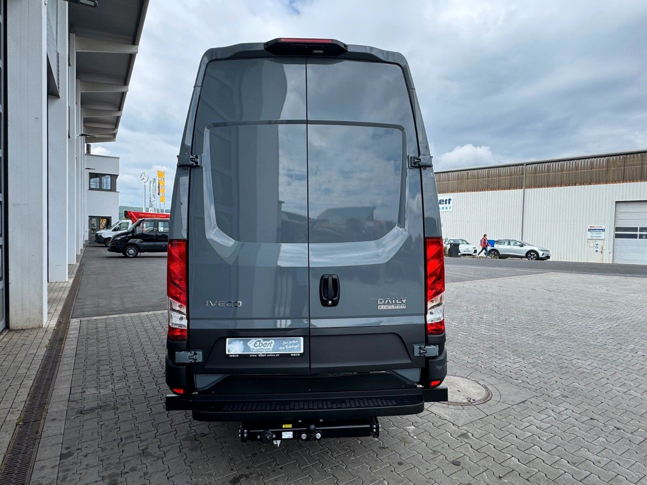 Iveco Daily 70C21 3.0L *L4*H3*Automatik*LED*Luft* 2x - Furgon: slika 5 Iveco Daily 70C21 3.0L *L4*H3*Automatik*LED*Luft* 2x - Furgon: slika 5