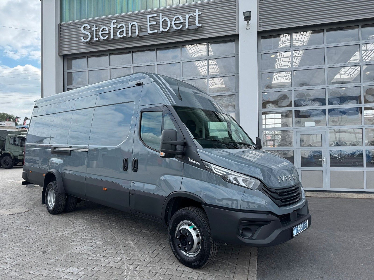 Iveco Daily 70C21 3.0L *L4*H3*Automatik*LED*Luft* 2x - Furgon: slika 1 Iveco Daily 70C21 3.0L *L4*H3*Automatik*LED*Luft* 2x - Furgon: slika 1