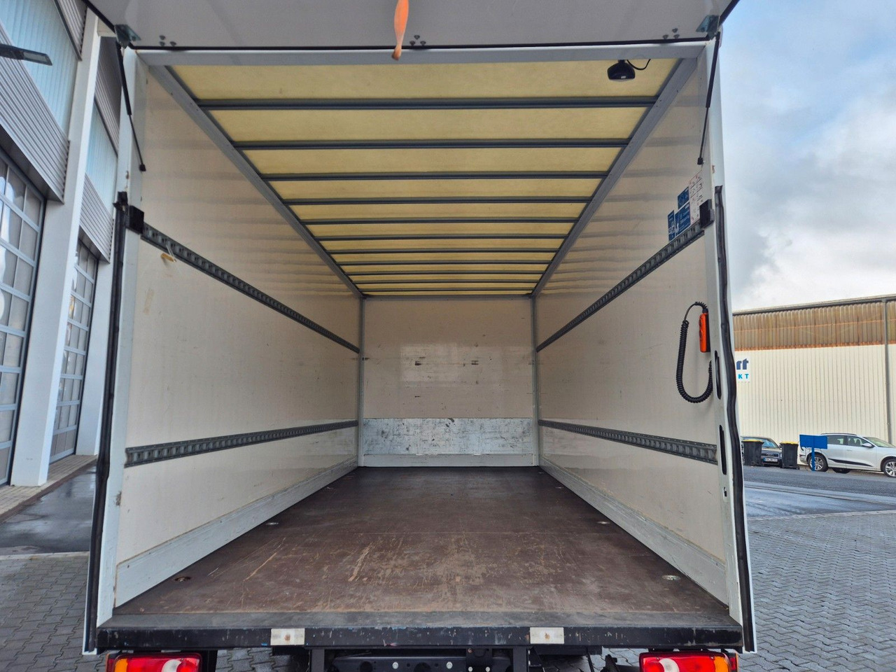 Dostavno vozilo sa zatvorenim sandukom Iveco Eurocargo 75-210 Koffer LBW: slika 19