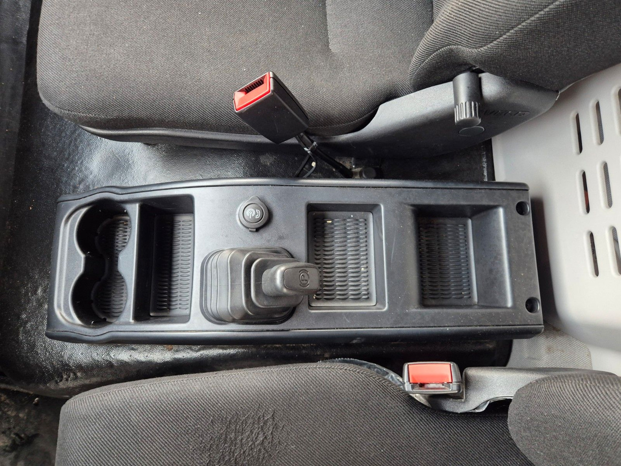 Dostavno vozilo sa zatvorenim sandukom Iveco Eurocargo 75-210 Koffer LBW: slika 28