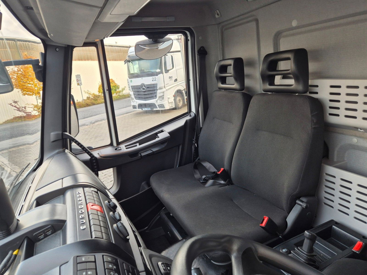Dostavno vozilo sa zatvorenim sandukom Iveco Eurocargo 75-210 Koffer LBW: slika 27