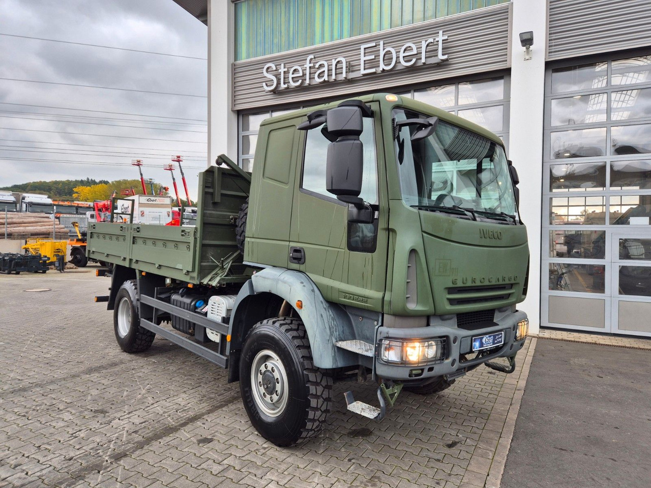Iveco Eurocargo ML100E22WM-BW 4x4 Pritsche L-Haus Bett - Kamion sa tovarnim sandukom: slika 2 Iveco Eurocargo ML100E22WM-BW 4x4 Pritsche L-Haus Bett - Kamion sa tovarnim sandukom: slika 2