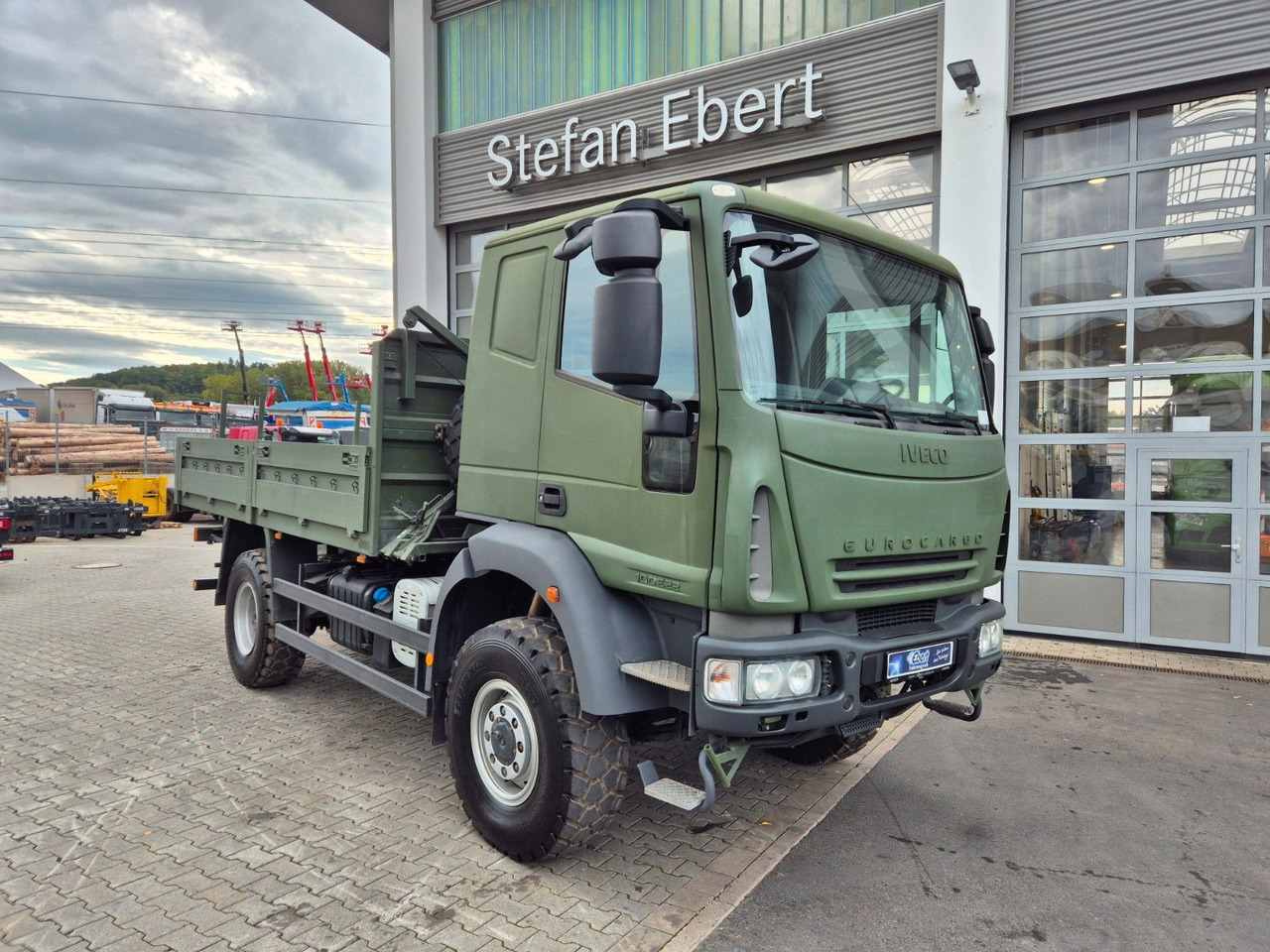 Iveco Eurocargo ML100E22WM-BW 4x4 Pritsche L-Haus Bett - Kamion sa tovarnim sandukom: slika 2 Iveco Eurocargo ML100E22WM-BW 4x4 Pritsche L-Haus Bett - Kamion sa tovarnim sandukom: slika 2