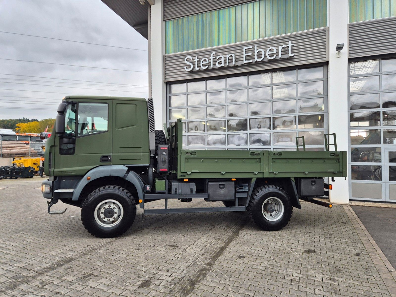 Iveco Eurocargo ML100E22WM-BW 4x4 Pritsche L-Haus Bett - Kamion sa tovarnim sandukom: slika 5 Iveco Eurocargo ML100E22WM-BW 4x4 Pritsche L-Haus Bett - Kamion sa tovarnim sandukom: slika 5