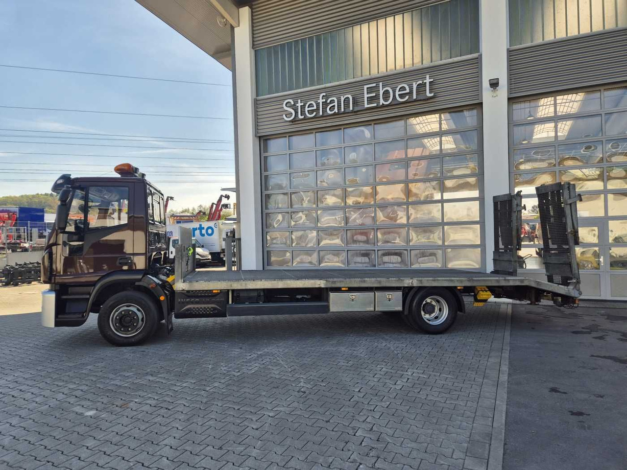 Iveco Eurocargo ML140E25/P Maschinentransporter Winde - Kamion za prevoz automobila: slika 4 Iveco Eurocargo ML140E25/P Maschinentransporter Winde - Kamion za prevoz automobila: slika 4