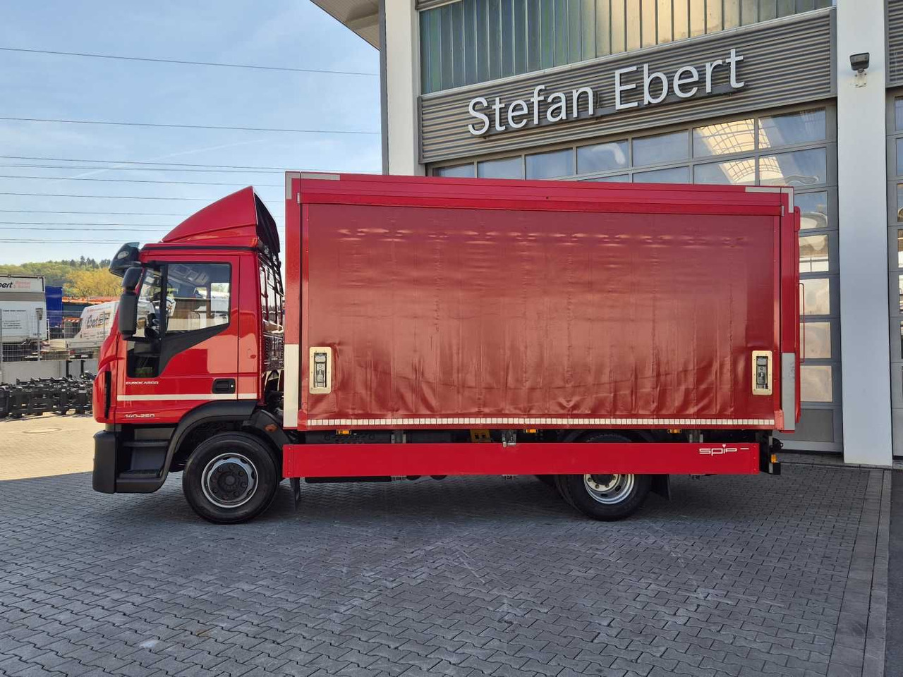 Iveco Eurocargo ML140E25/P Schiebeplanen LBW 1.500kg - Kamion za prevoz boca: slika 4 Iveco Eurocargo ML140E25/P Schiebeplanen LBW 1.500kg - Kamion za prevoz boca: slika 4