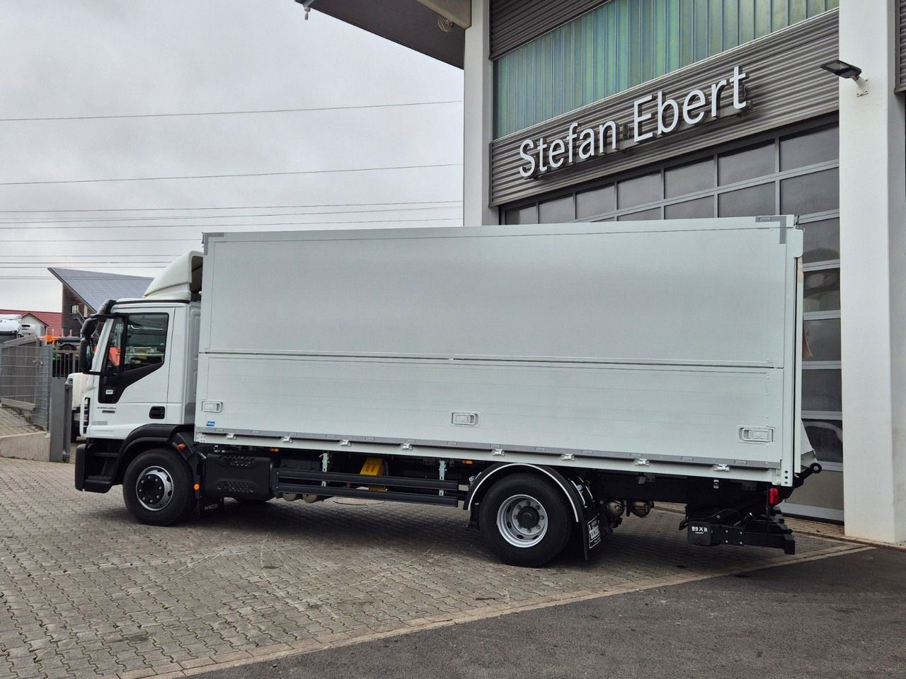 Kamion za prevoz boca Iveco Eurocargo ML160E28/FP Böse Schwenkwand LBW 2xAHK: slika 30