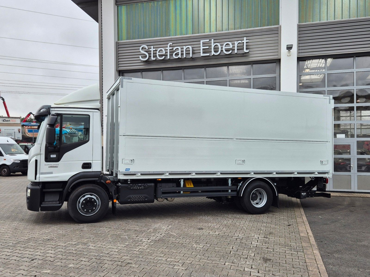 Iveco Eurocargo ML160E28/FP Böse Schwenkwand LBW 2xAHK - Kamion za prevoz boca: slika 5 Iveco Eurocargo ML160E28/FP Böse Schwenkwand LBW 2xAHK - Kamion za prevoz boca: slika 5