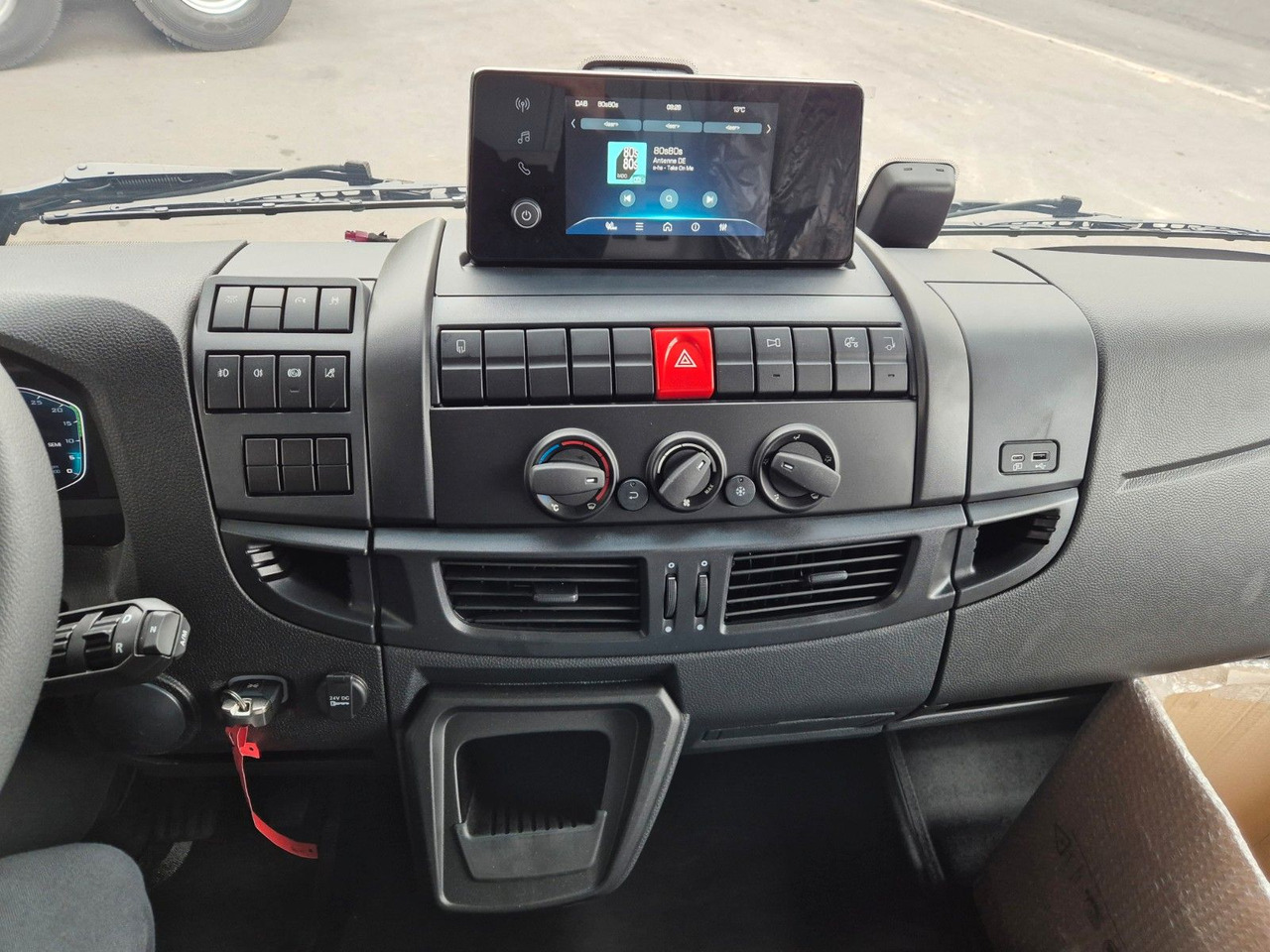 Kamion za prevoz boca Iveco Eurocargo ML160E28/FP Böse Schwenkwand LBW 2xAHK: slika 22